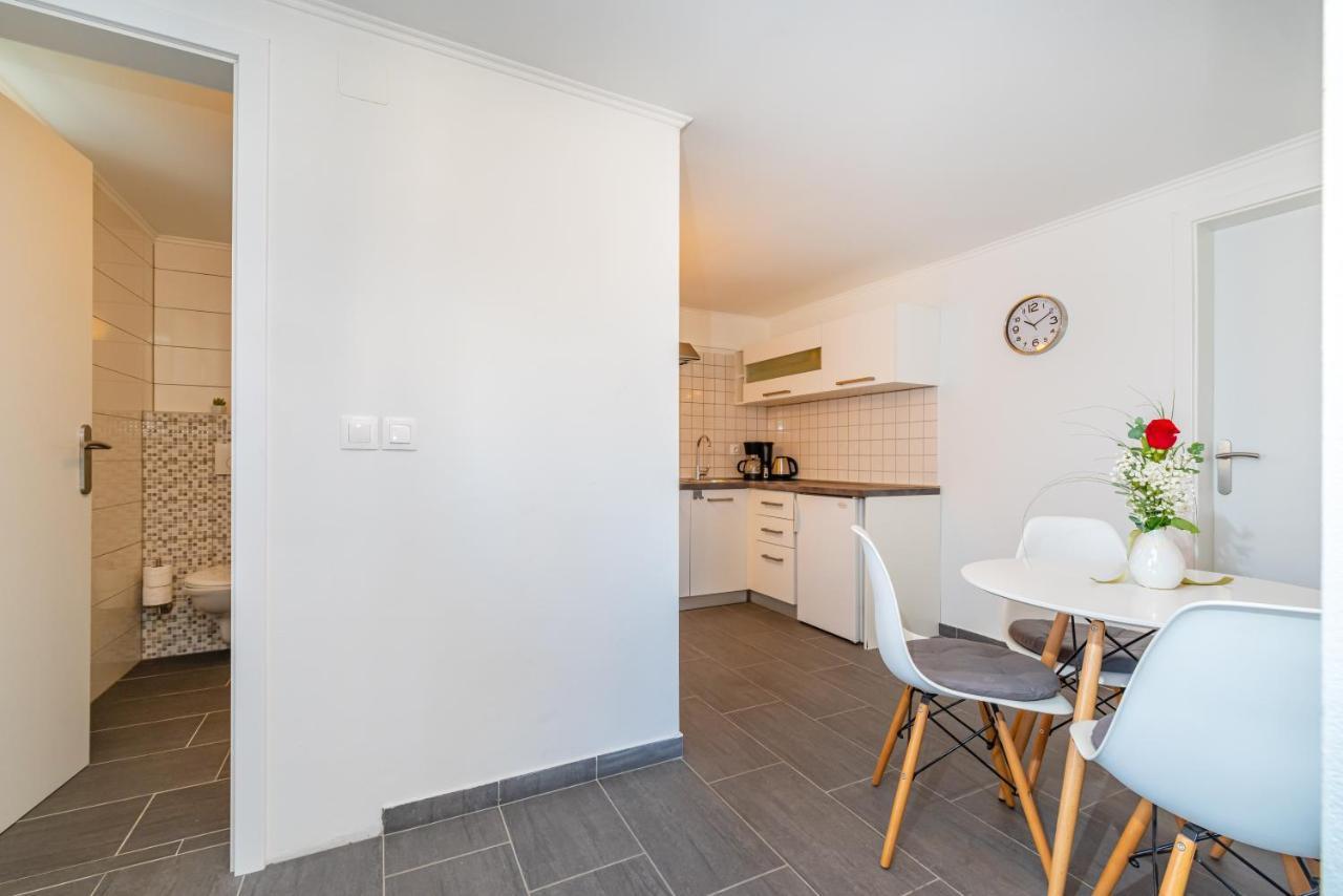 House Of Dalmatia Apartment Pakostane Exterior photo
