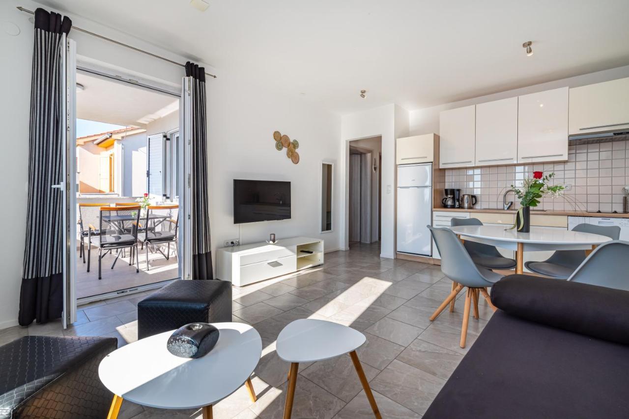 House Of Dalmatia Apartment Pakostane Exterior photo